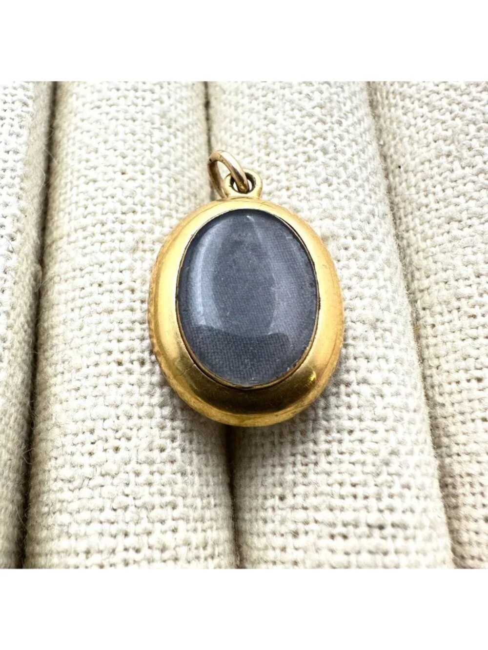 12K Gold this exquisite